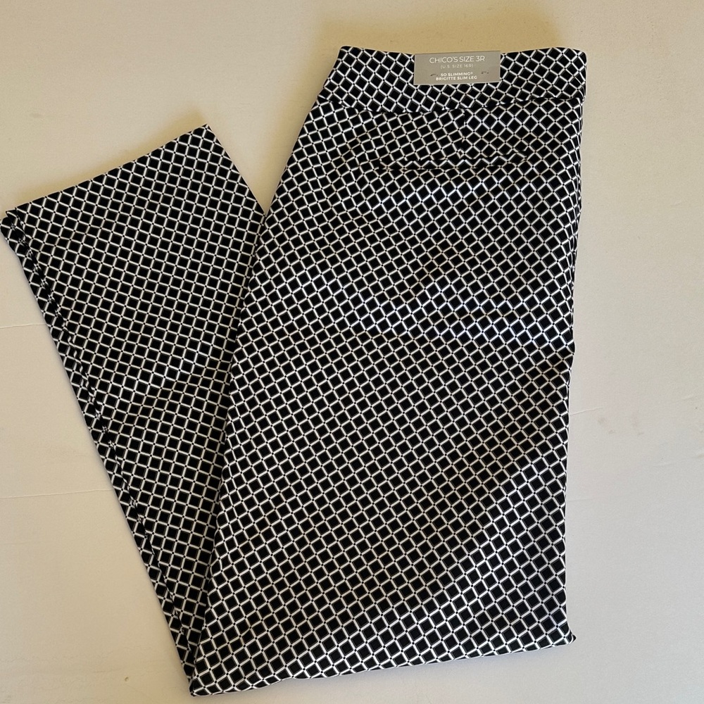 Chico's NWT so slimming Brigitte slim leg Black and White Geometric Pants - Picture 1 of 6